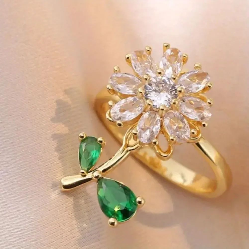 ✨ 🆕 ✨ BoHo Gold Plated Darling Sunflower Adjustable Band Ring✨